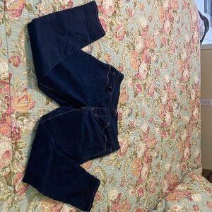 Levi’s pull on skinny stretch jeans